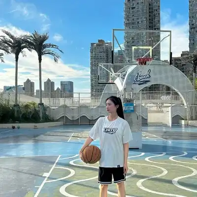 董英